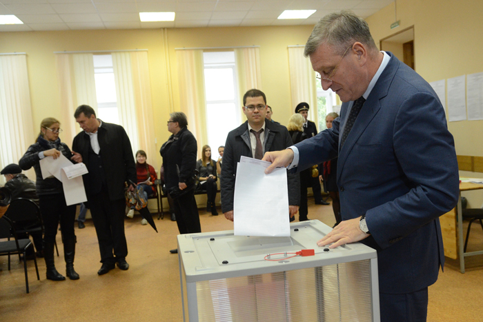 Фото голосование в Кирове. Явка на выборах киров